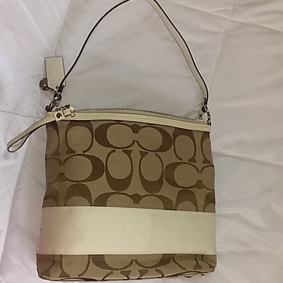 Coach Handbags - Coach crossbody/ shoulder bag